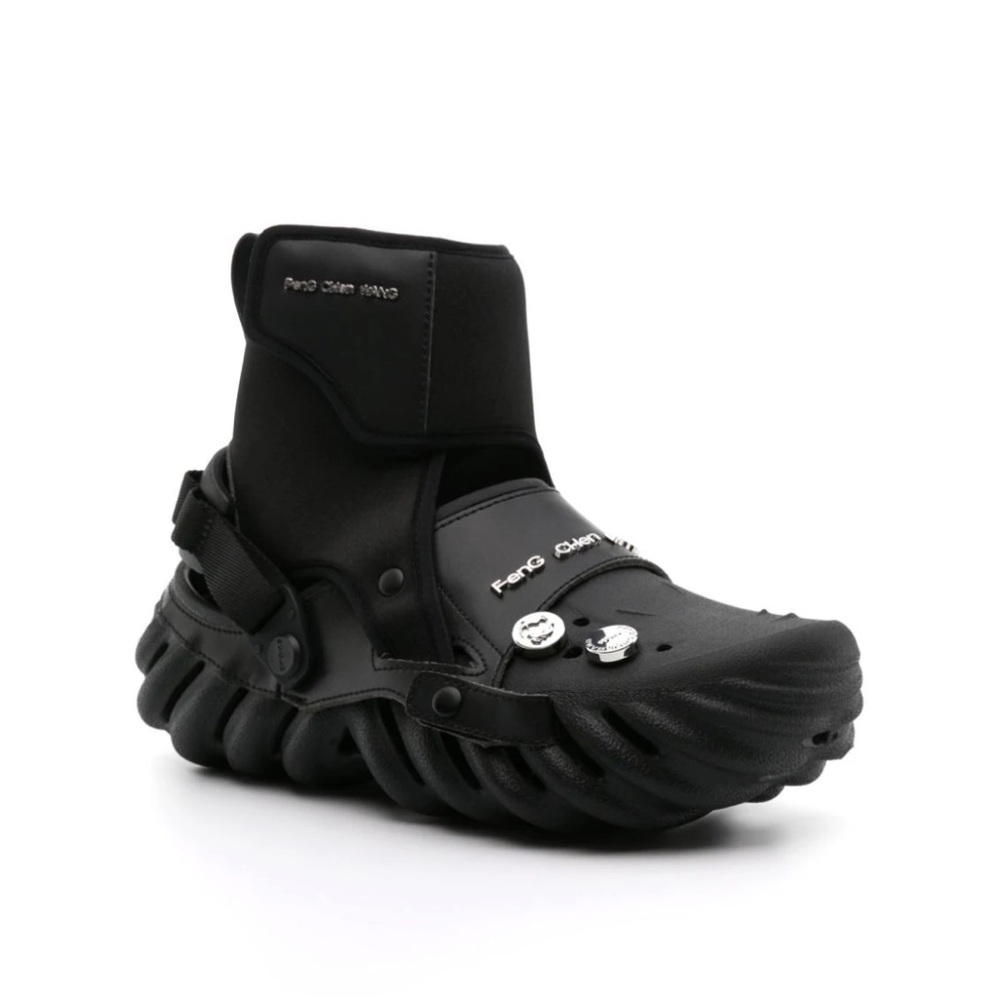 Feng Chen Wang
x Crocs Echo elasticated-sock clogs size W7/M5